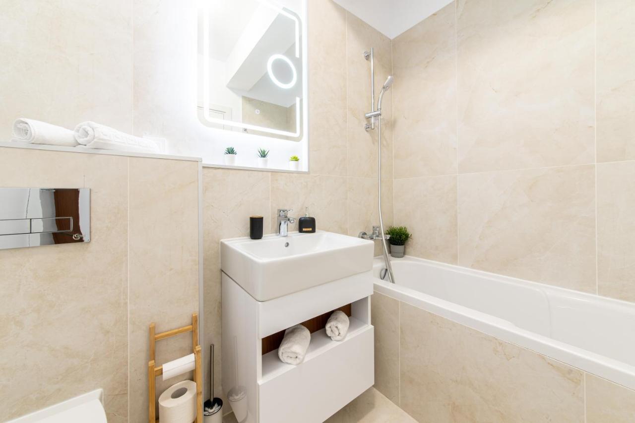 North 26 - Aviatiei Apartment Букурещ Екстериор снимка